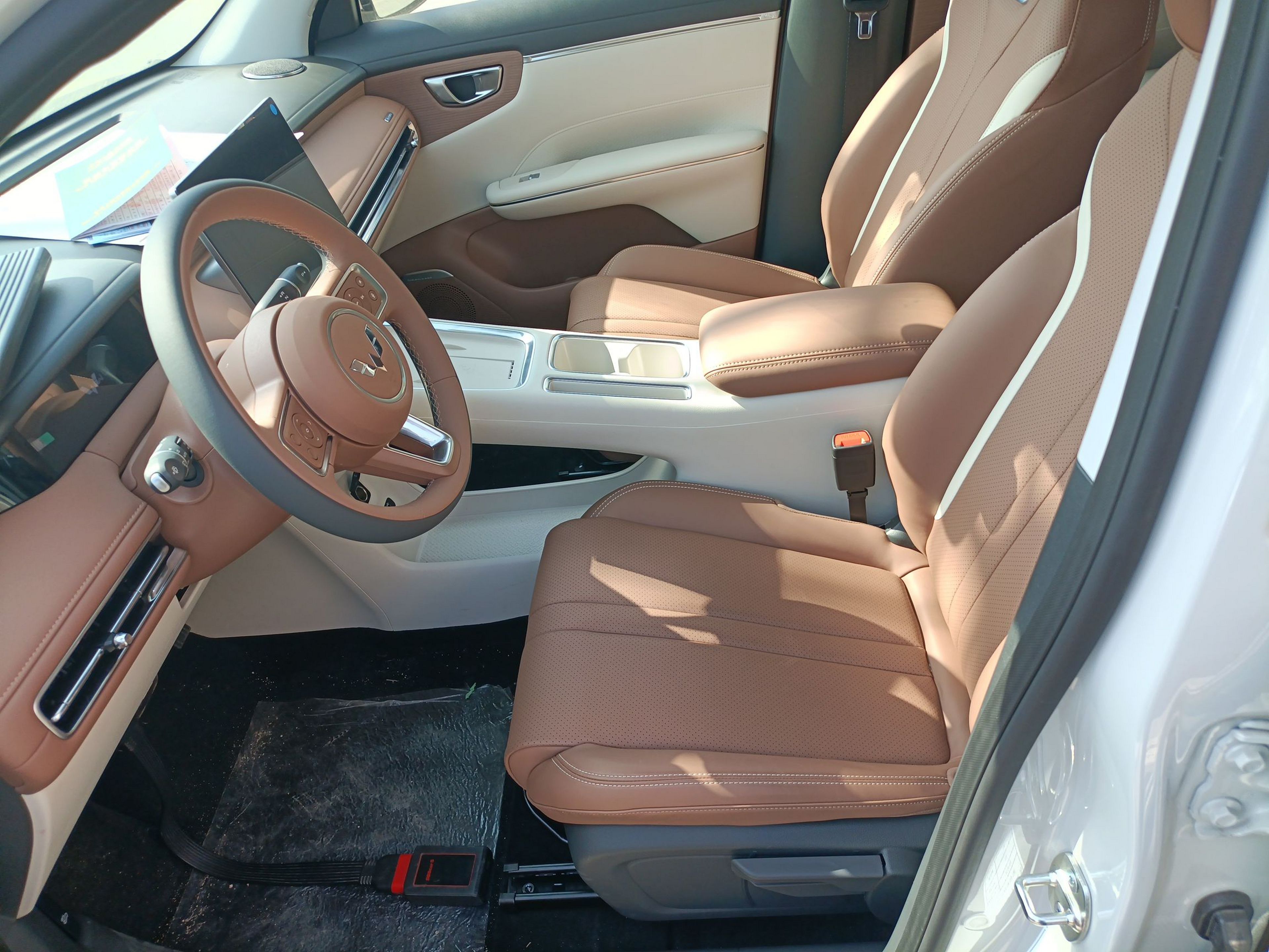 المقاعد الأمامية داخل السيارة