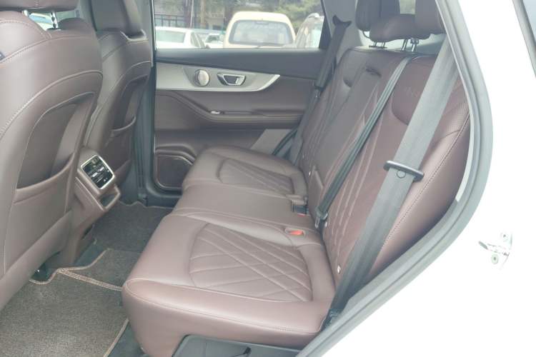 Used Chery Tiggo 8 PRO 2024 Champion Edition 390T Two-Wheel Drive Aoshi Version 5 Seats
