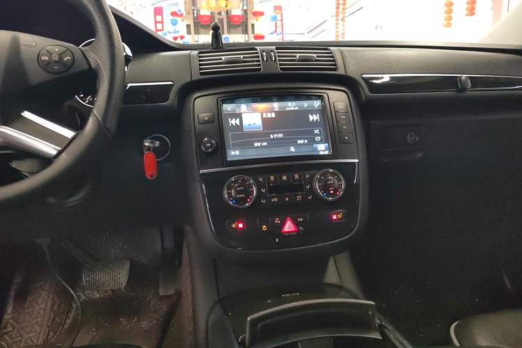 Used Mercedes-Benz R-Class 2017 R 320 4MATIC Luxury Collection Edition