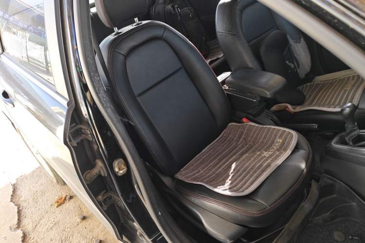 Used Citroen Elysee 2015 Zhishang Edition 1.6L Manual Fashion Model