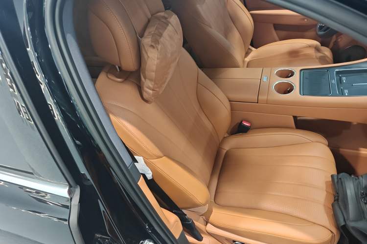 Used Hima AITO M8 2025 Extended-Range Max+ Version 53.4 kWh 6-Seater Edition