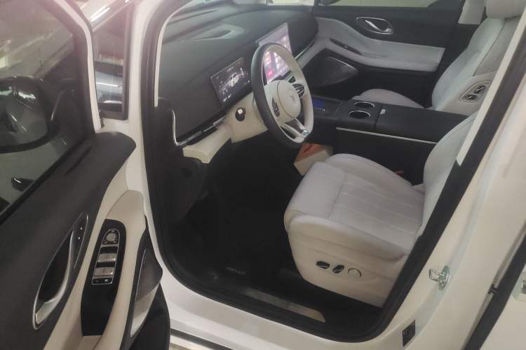 Used VOYAH Dream 2025 PHEV Four-Wheel-Drive Flagship Version – Qiankun Edition