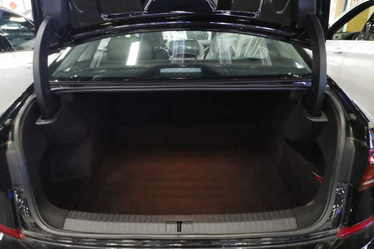 Used Volkswagen Passat 2025 Outstanding Model 330TSI Elite Edition
