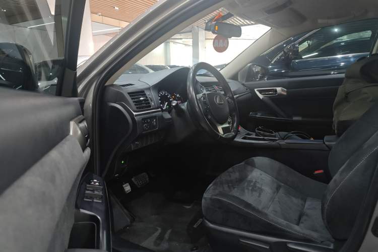 Used Lexus CT 2017 CT200h Elite Edition Monotone China VI
