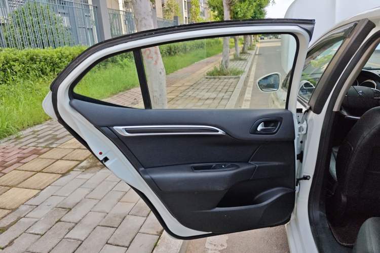 Used Citroen C4L 2014 1.6THP Intelligent Drive Automatic Dynamic Model
