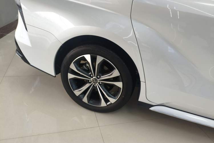 Used Toyota Granvia 2023 2.5L Hybrid Flagship VIP Edition