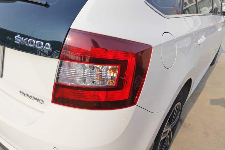 Used Skoda Rapid Spaceback 2016 Facelifted TSI230 DSG Smart Drive Version