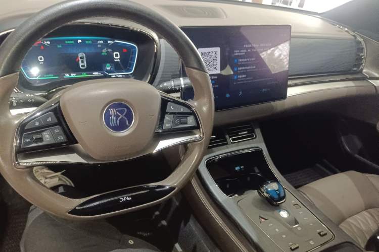 Used BYD Han 2022 EV Genesis Edition 715KM Front-Wheel-Drive Prestige Model
