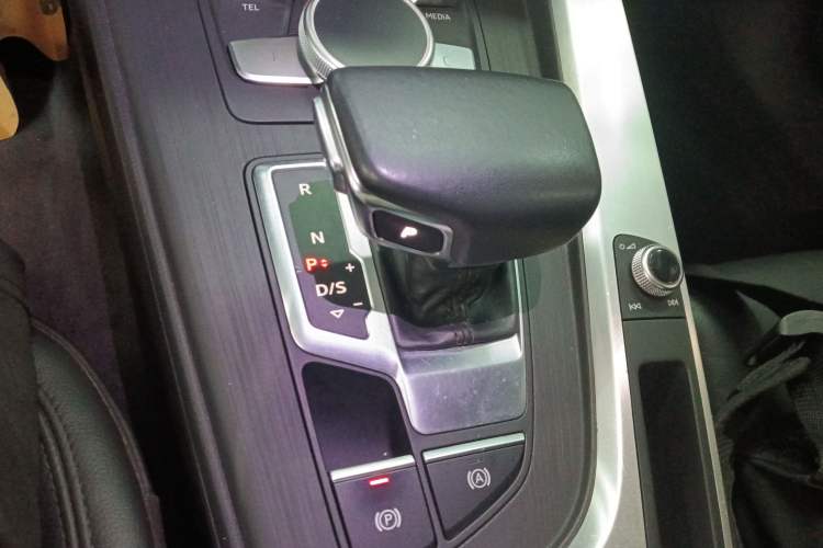 Used Audi A4L 2019 40 TFSI Fashion Version China V
