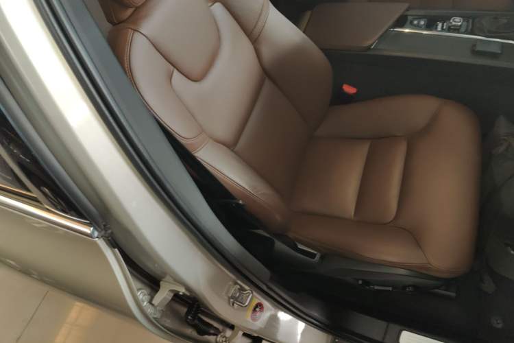 Used Volvo XC60 2019 T5 4x4 Smart Edition China V Standard
