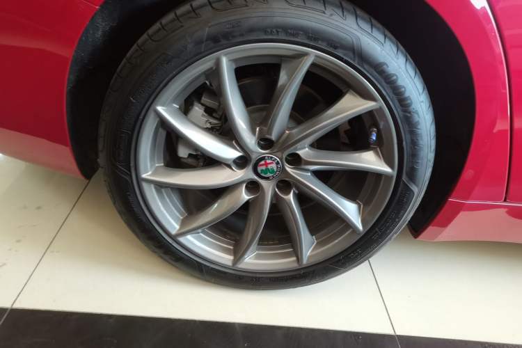 Used Alfa Romeo Giulia 2020 2.0T 280HP Luxury Edition