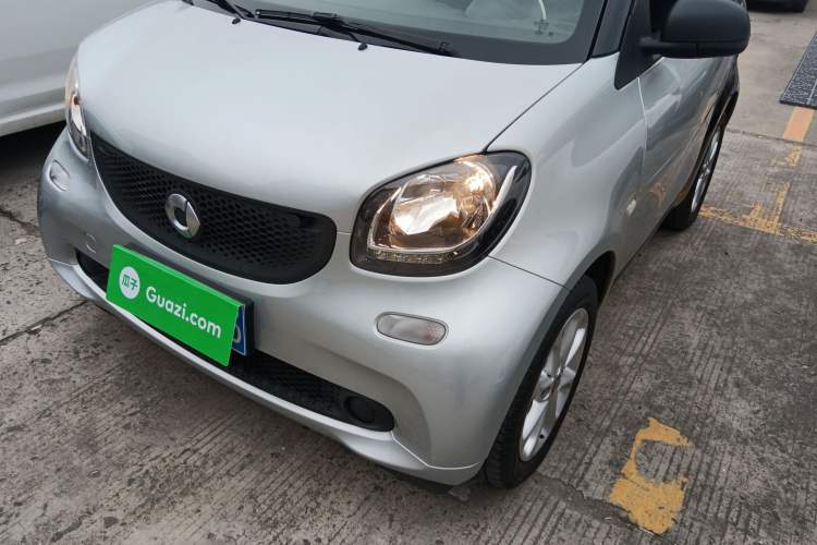 Used  fortwo 2018 1.0L 52kW Hardtop Dynamic Version China V
