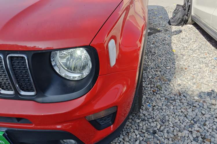 Used  Renegade 2019 220T Automatic Leading Edition