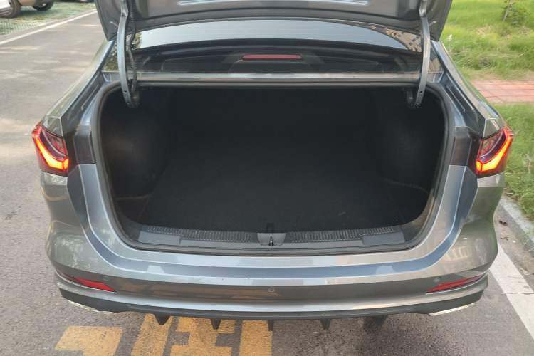 Used Roewe i5 2023 1.5L CVT Luxury Edition