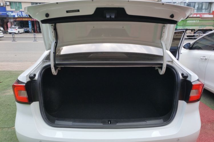 Used Roewe i5 2019 1.5L Automatic 4G Connected Langyue Edition
