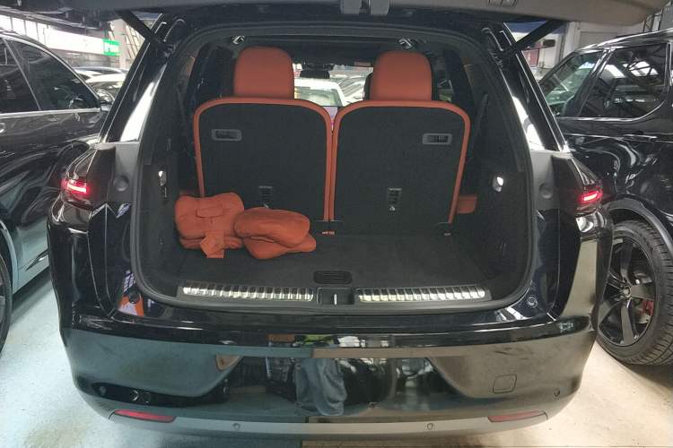 Used Li Auto L8 2023 Air model
