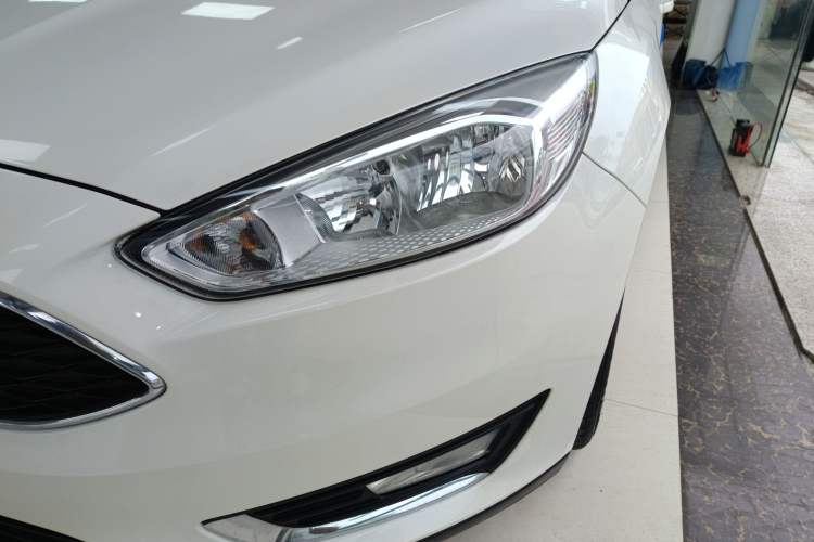 Used Ford Focus 2017 Hatchback EcoBoost 125 Automatic - Ultra-Powerful Style Edition with Smart Drive Features
