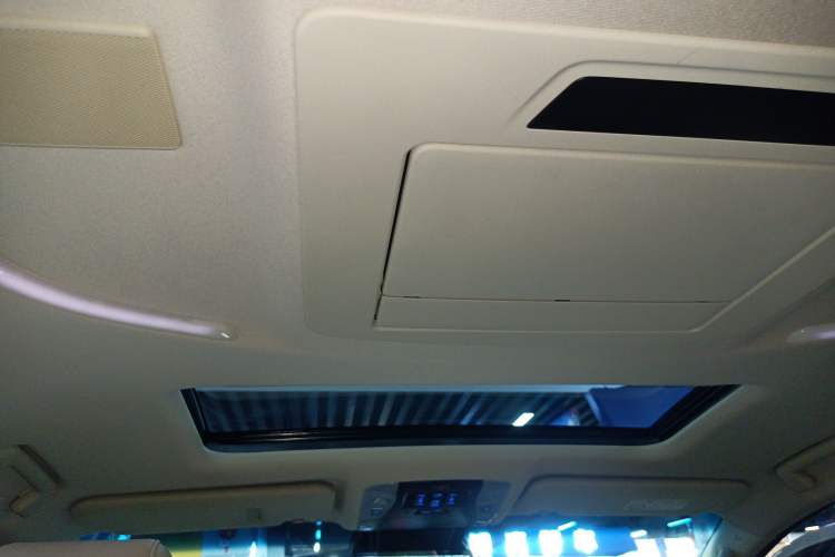 Used Toyota Alphard 2021 Dual-Engine 2.5L Luxury Edition
