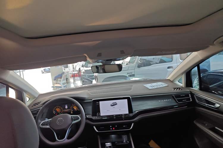 Used Volkswagen Viloran 2024 380TSI Premium Edition
