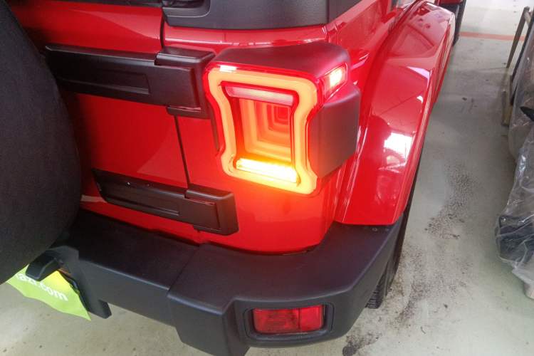 Used  Wrangler 2014 2.8TD Sahara Four-Door Edition