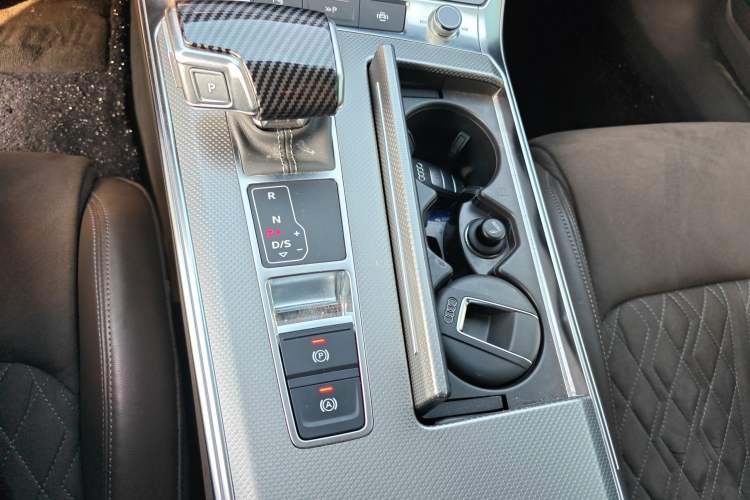 Used Audi A7L 2024 45TFSI quattro S-line Visionary Edition Flow Crystal Package