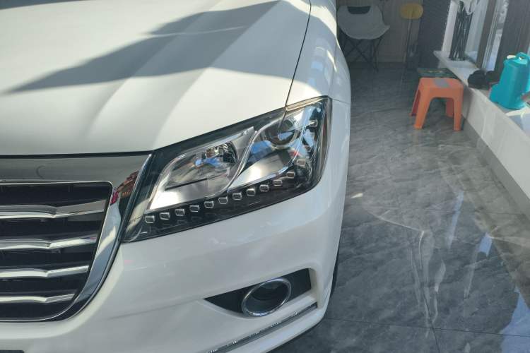 Used Haval H2 2018 1.5T Dual-Clutch Two-Wheel Drive Fashion Model China VI Standard
