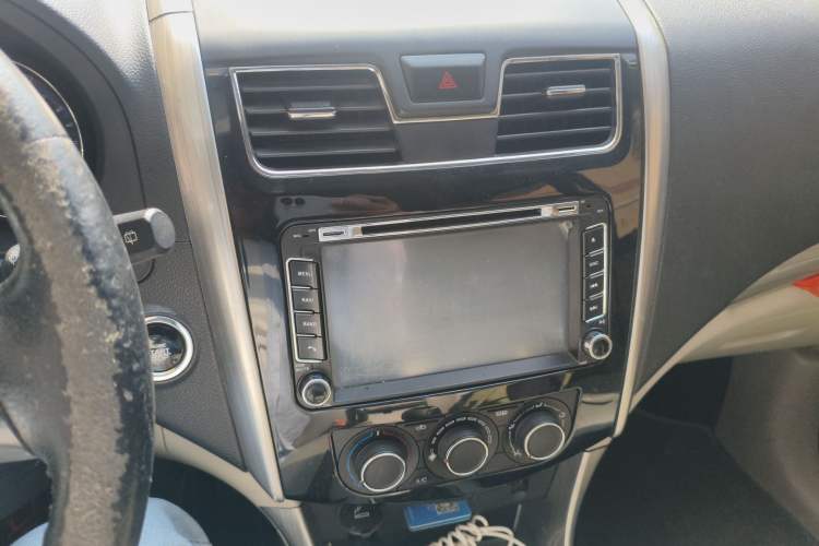 Used FORTHING S500 2016 1.6L Manual Premium Edition