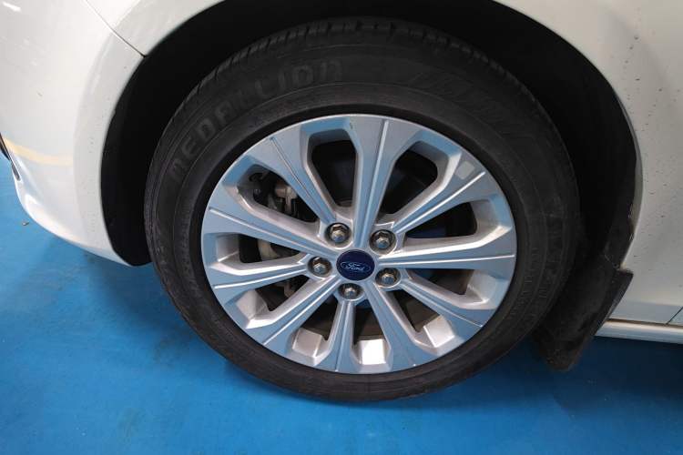 Used Ford Escort 2015 1.5L Automatic Fashion Model
