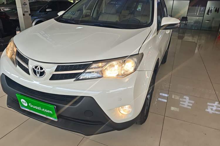 Used Toyota RAV4 2015 2.0L CVT Two-Wheel Drive Urban Edition