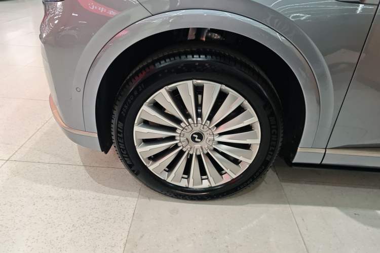 Used ONVO Luxeed L90 2025 Model—Max Six-Seater Version