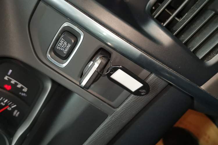 Used Volvo XC60 2017 T5 AWD Smart Upgrade Edition