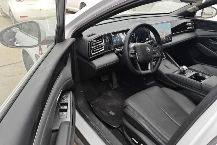 Used BYD Qin L 2025 DM-i Smart Drive 120KM Superior Model
