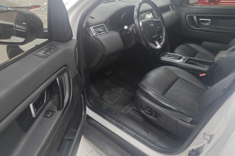 Used Land Rover Discovery Sport 2019 240 PS PURE Edition China VI Standard
