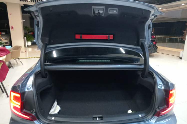 Used Volvo S90 2018 T5 Zhiya Edition
