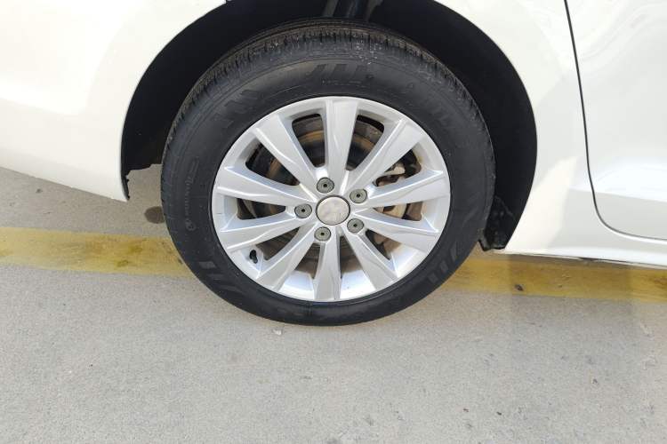 Used Volkswagen Sagitar 2015 1.6L Automatic Comfort Model
