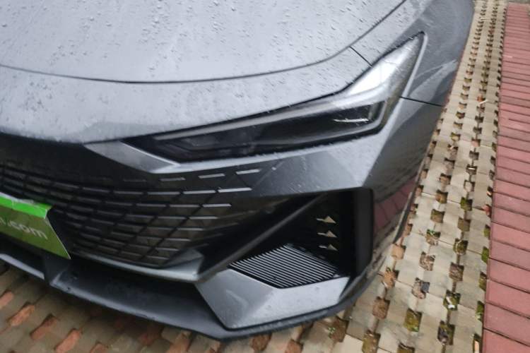 Used Changan UNI-V 2022 1.5T Prestige Version