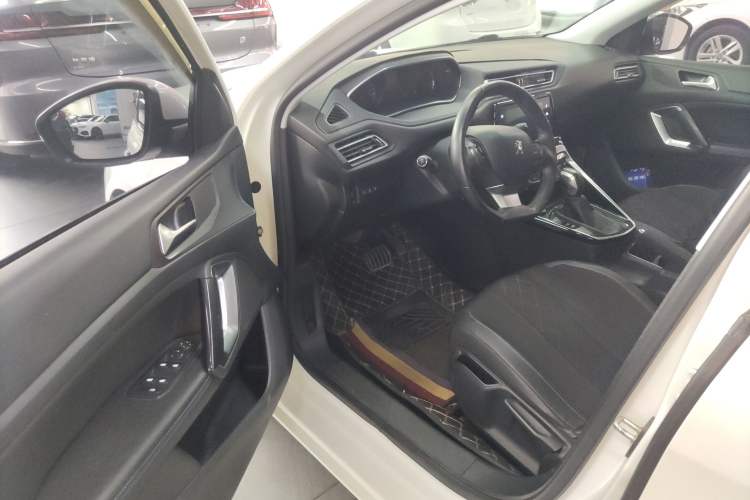 Used Peugeot 308 2016 1.6L Automatic Luxury Edition