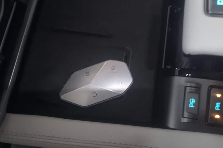 Used  Titanium 3 2025 501KM All-Wheel Drive Intelligent Driving Ultra Version
