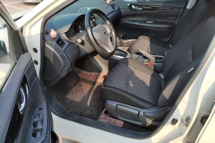 Used Nissan Tiida 2016 1.6L CVT Cool Dynamic Edition