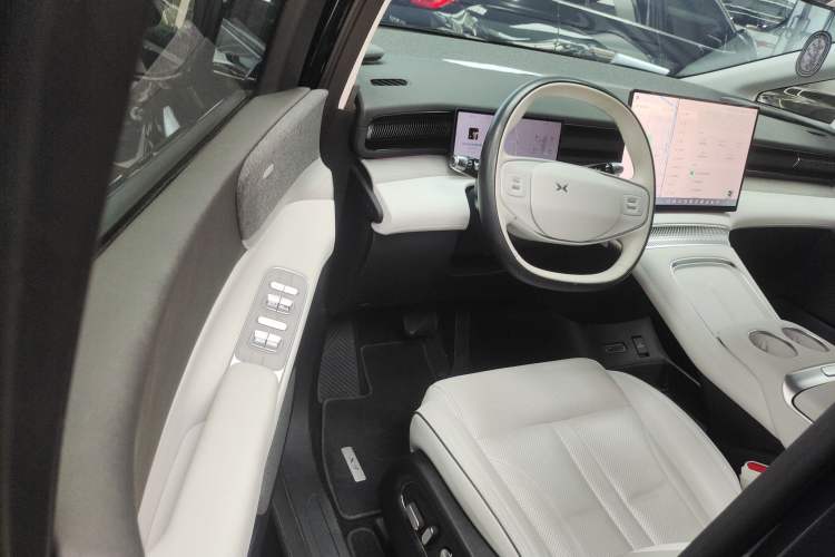 Used XPeng X9 2024 702 Ultra-Long Range Max
