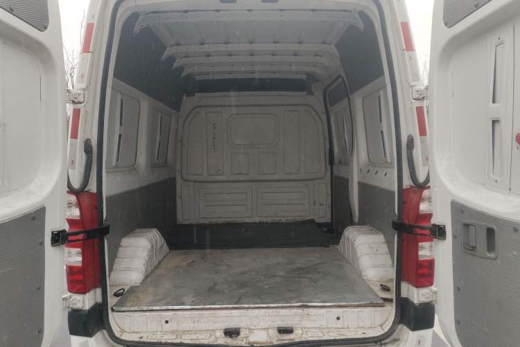 Used Foton Toano 2023 2.0T Automatic Urban Edition Short Wheelbase Mid-Height Rear Single Tire 3 Seats
