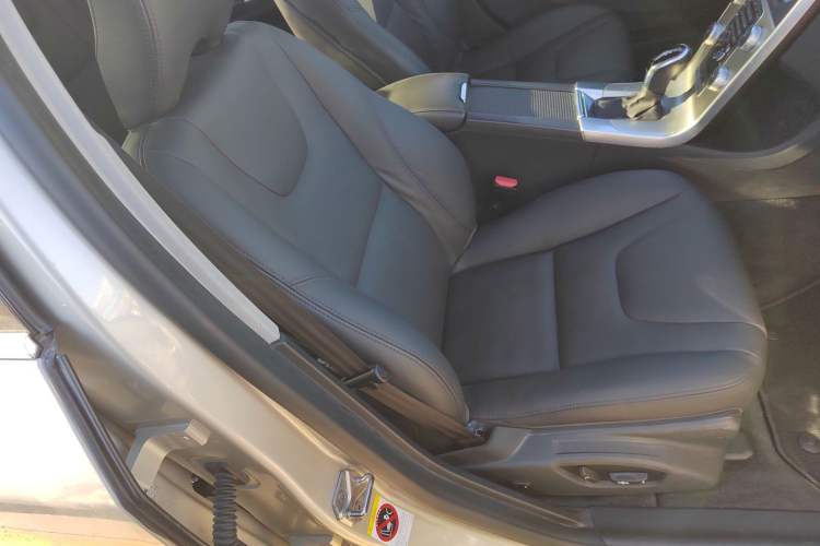 Used Volvo S60 2018 S60L T3 Smart Progress Edition
