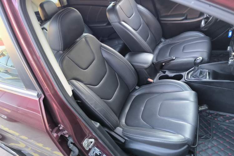 Used Dongfeng Fengon 580 2016 1.8L Manual Comfort Model
