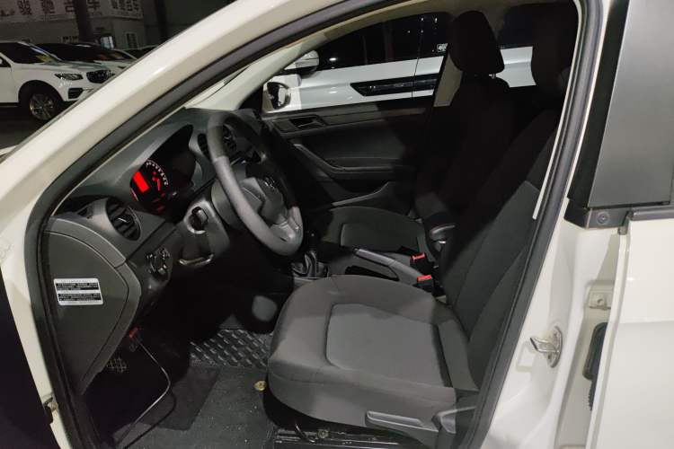 Used Volkswagen Jetta 2015 Value Edition 1.6L Manual Fashionable Style
