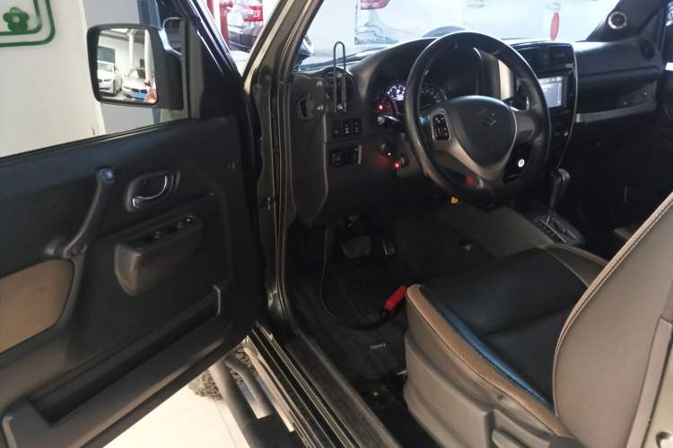 Used Suzuki Jimny 2015 1.3 AT Mode3 Navigation Edition
