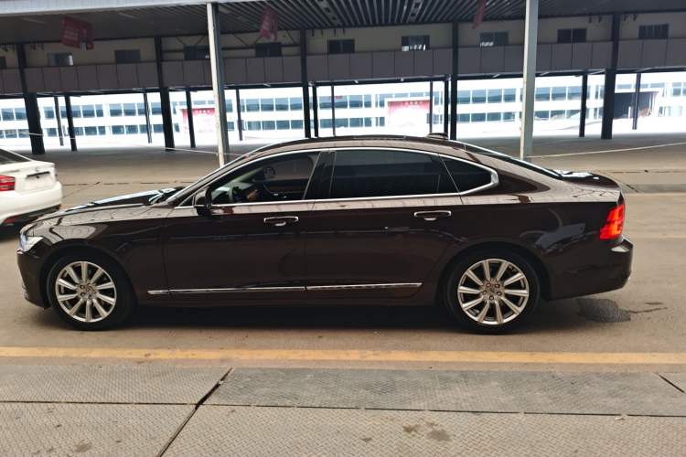 Used Volvo S90 2020 Facelift T5 Smart & Luxurious Edition
