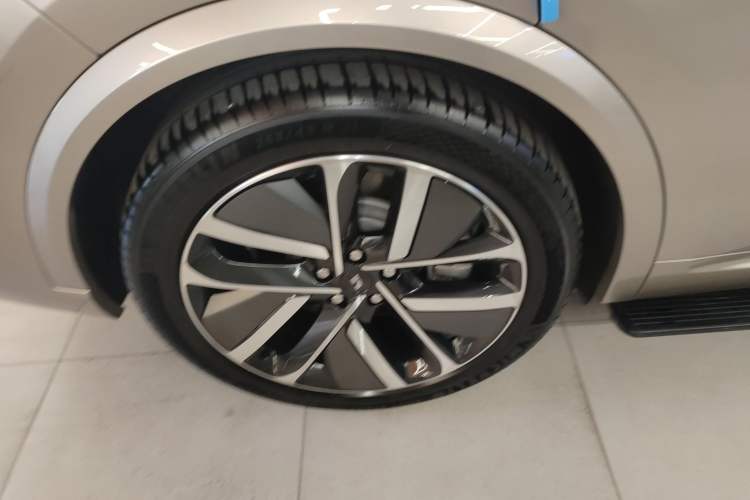 Used Li Auto L9 2022 Max model
