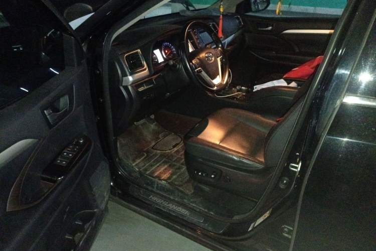 Used Toyota Highlander 2017 2.0T Four-Wheel Drive Luxury Edition 7 Seats
