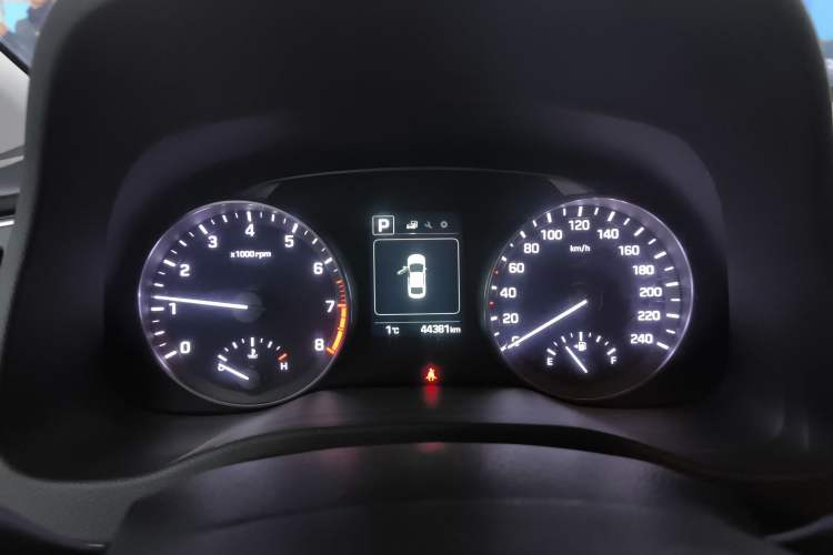 Used Hyundai Elantra 2016 1.6L Automatic ZhiXuan – Elite Version
