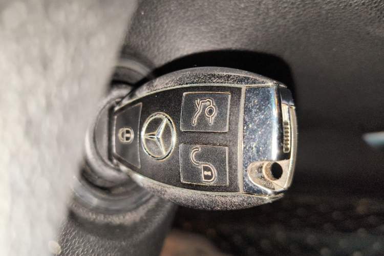 Used Mercedes-Benz R-Class 2017 R 320 4MATIC Business Edition Prestige Model